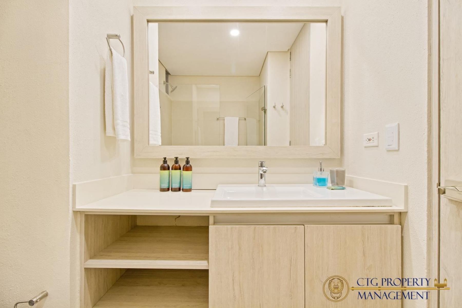 Martinique Cartagena, Beautiful 1 & 2 Bedroom * Cartagena